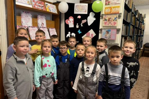 «Давайте, друзья, потолкуем о маме!»