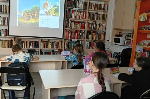 Час английского языка в библиотеке «Давай с тобой дружить!»